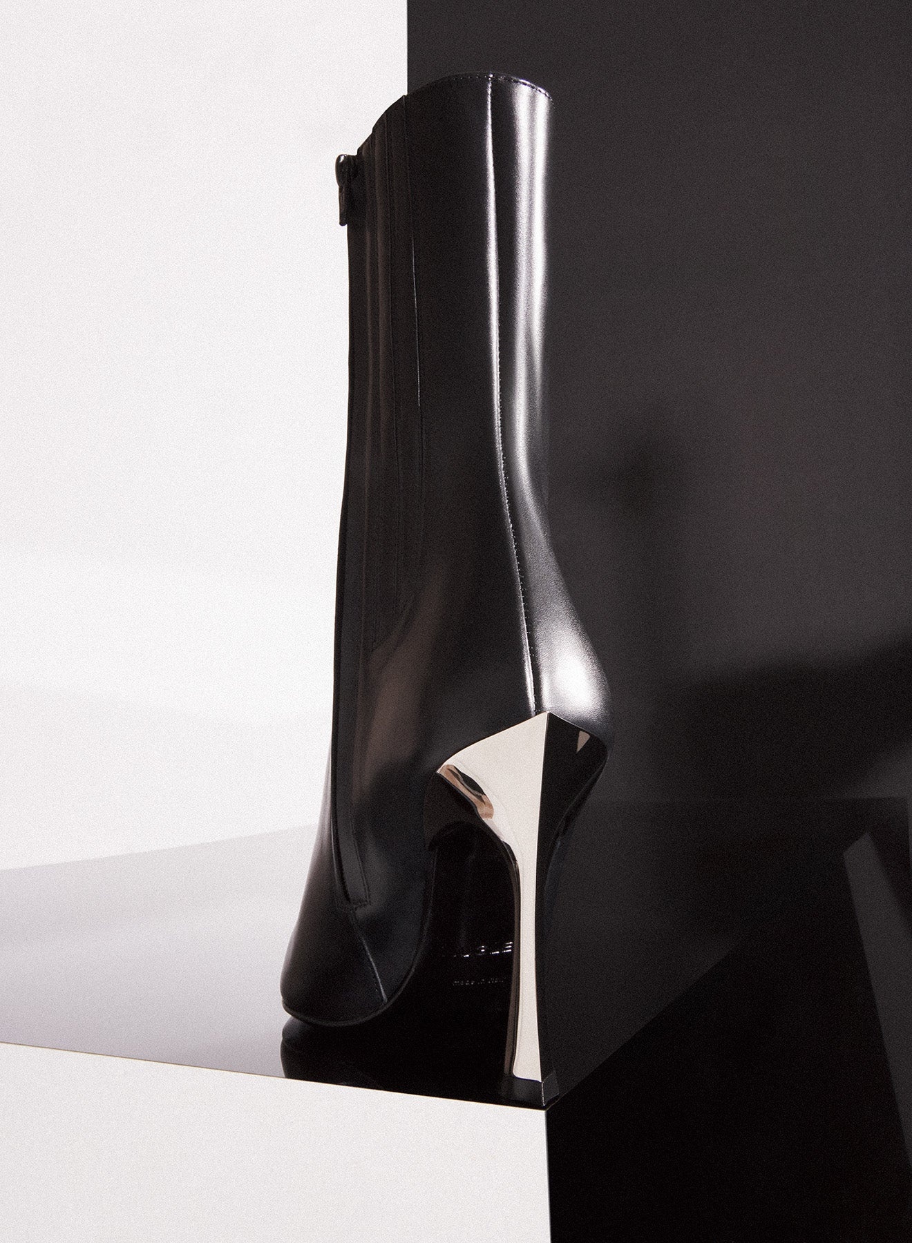 Black leather Fang 95 ankle boots - 4