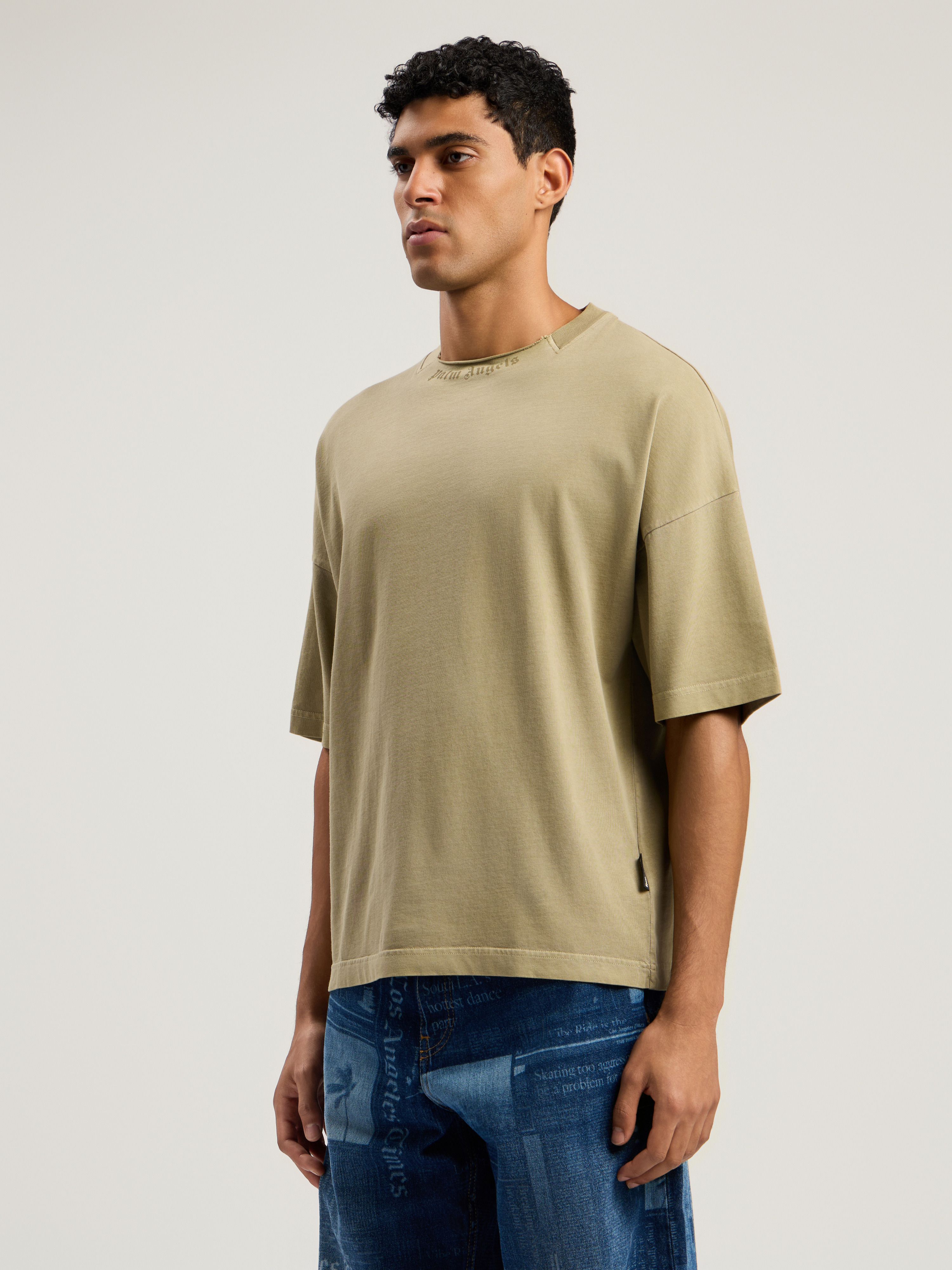 Curved Logo Loose Collar T-Shirt - 4