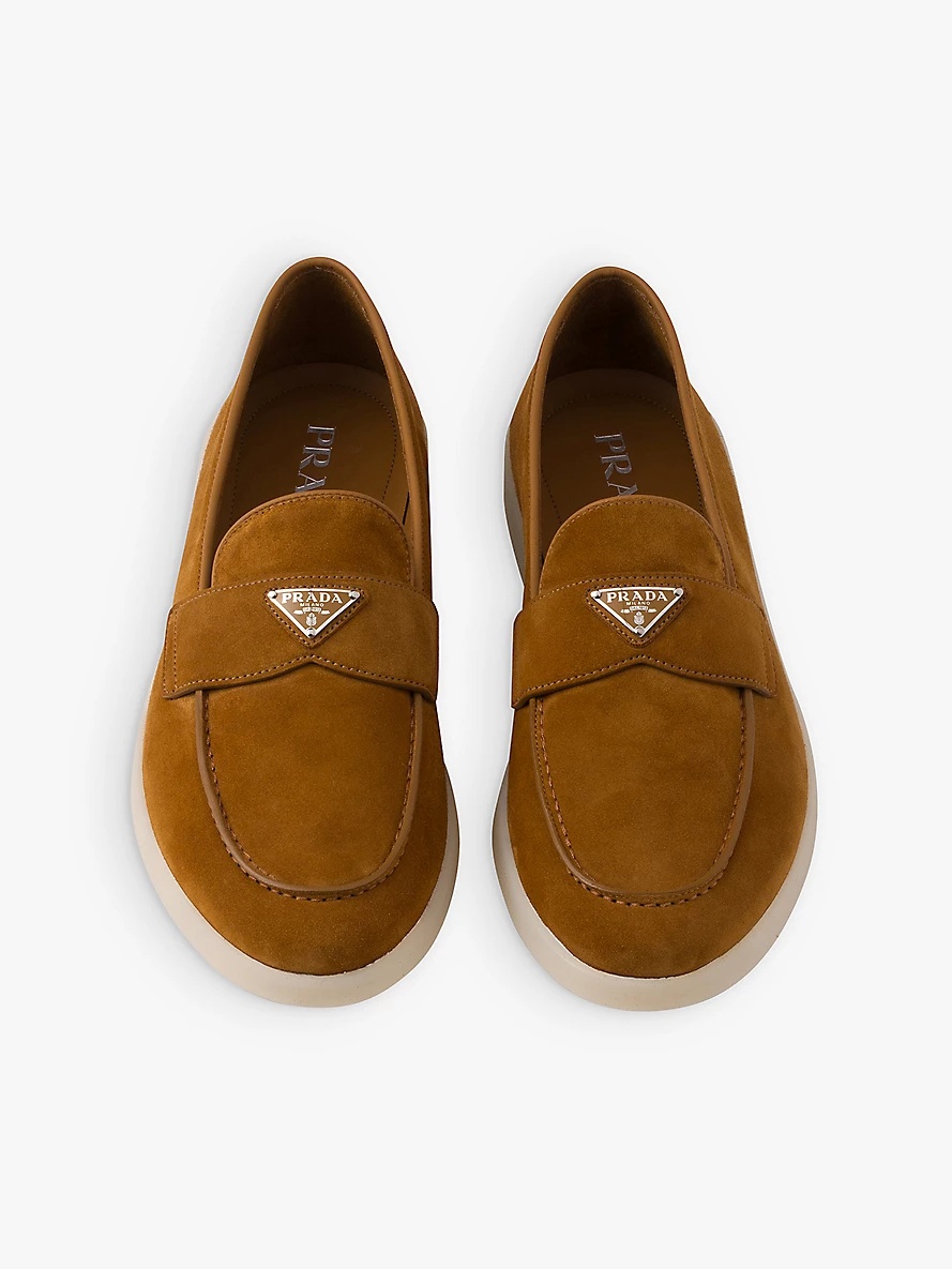 Triangle-plaque suede loafers - 2