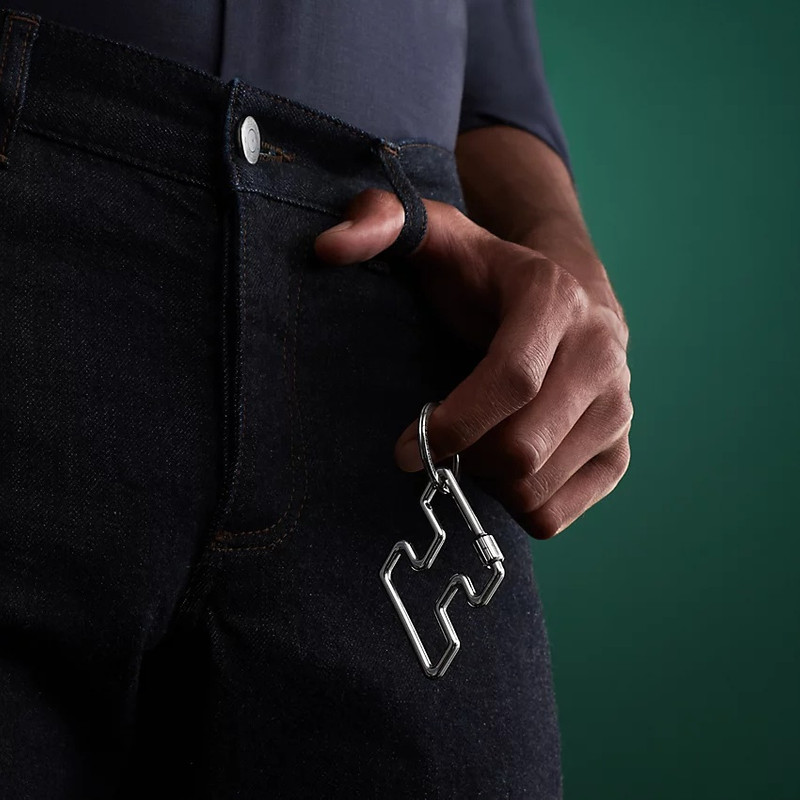 Hermès H Too Speed key ring outlook