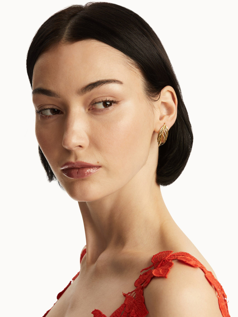 Oscar de la Renta SMALL LEAF EARRINGS outlook
