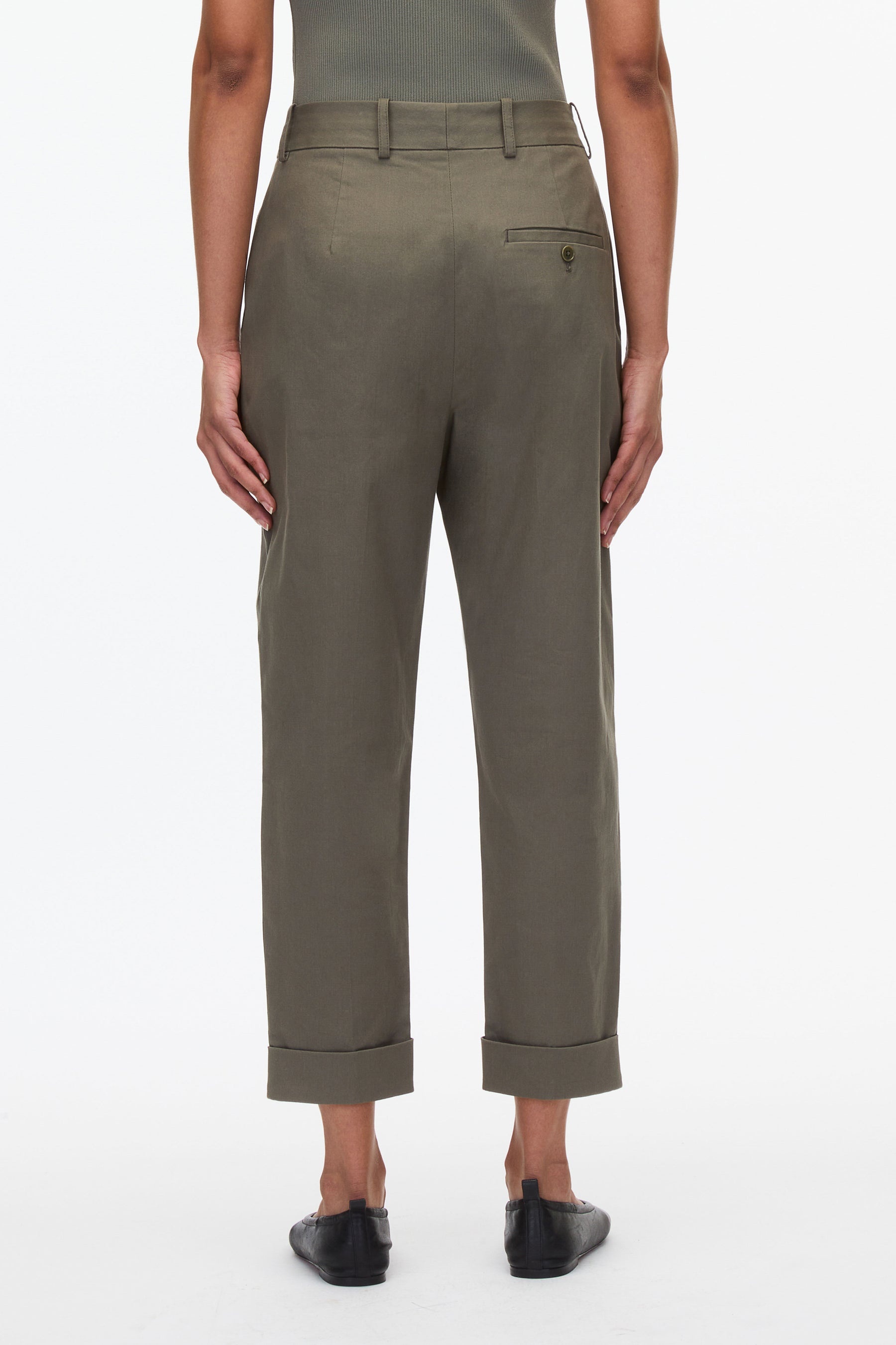 Cropped Carrot Trousers - 4
