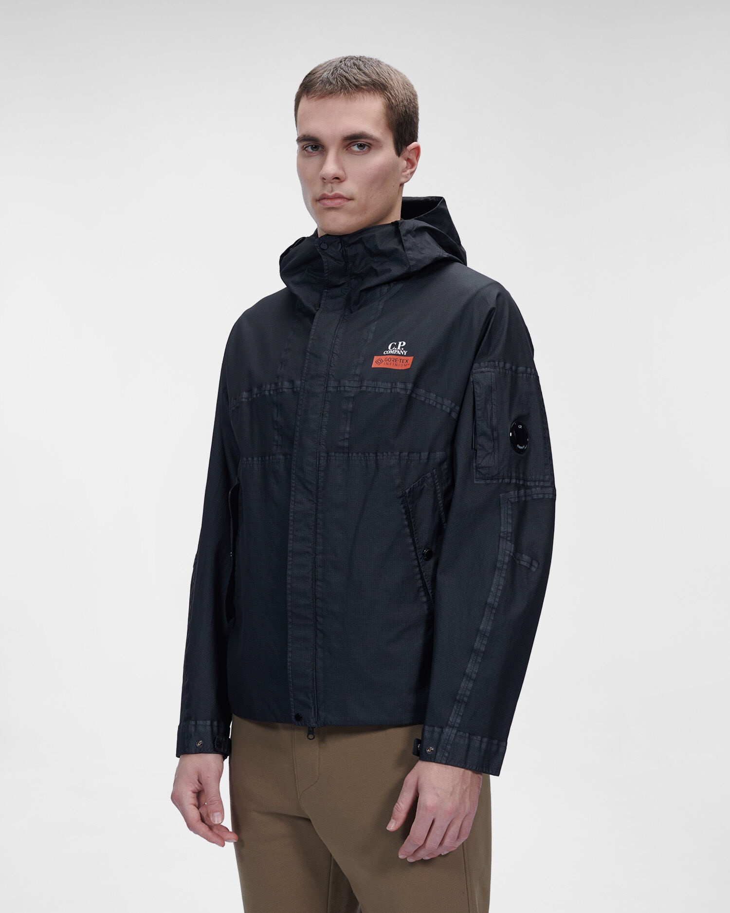 ジャケット・アウター c.p company g type jacket infinium 50 C.P. Company Men's Gore G-Type Hooded Jacket in Ink Blue