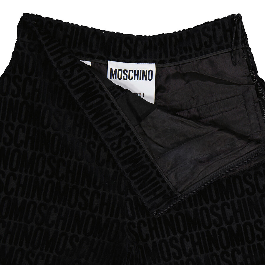 Moschino Fantasy Print Black All-Over Logo Shorts - 7