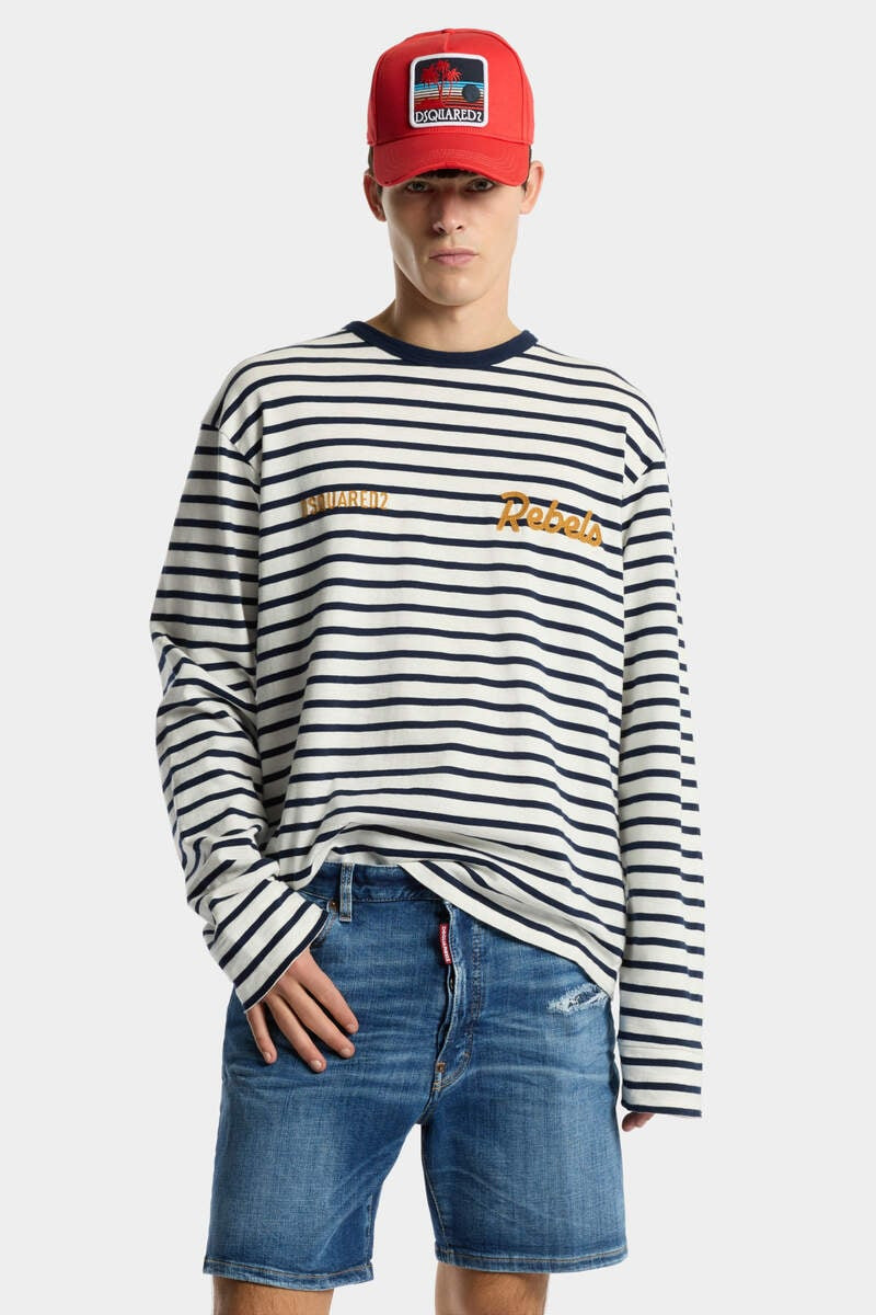 DSQUARED2 MEDIUM WASH MARINE SHORTS outlook