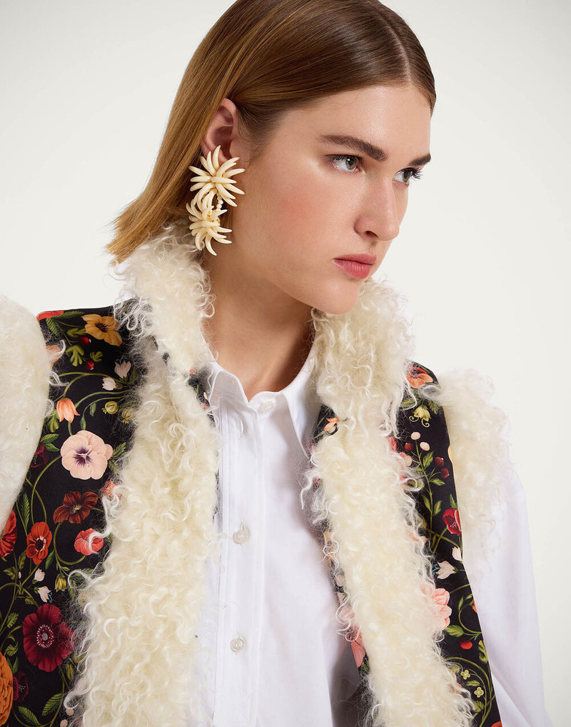 Sleeveless Folk Jacket 8