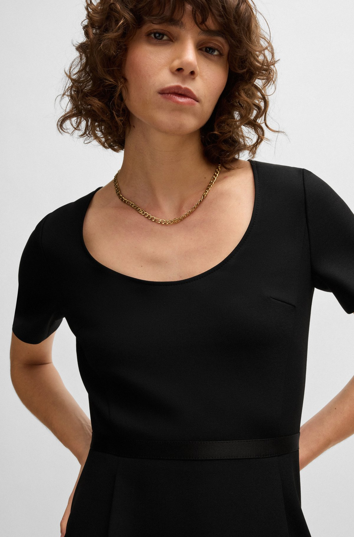 SLIM-FIT DRESS WITH RIBBON DETAIL - 5