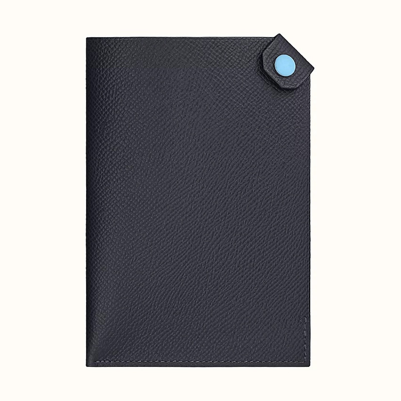Tarmac Dot passport holder 1