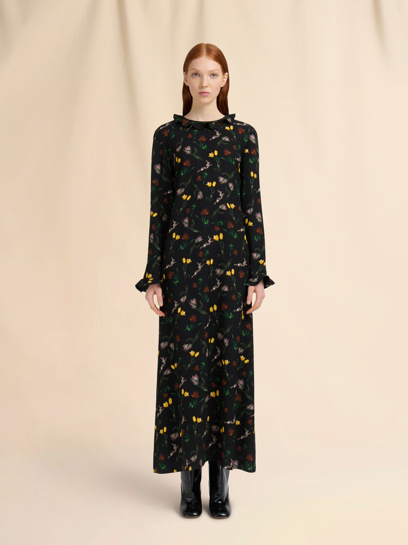 BLACK ENVERS SATIN MAXI DRESS WITH TULIPS AND HARES PRINT - 2