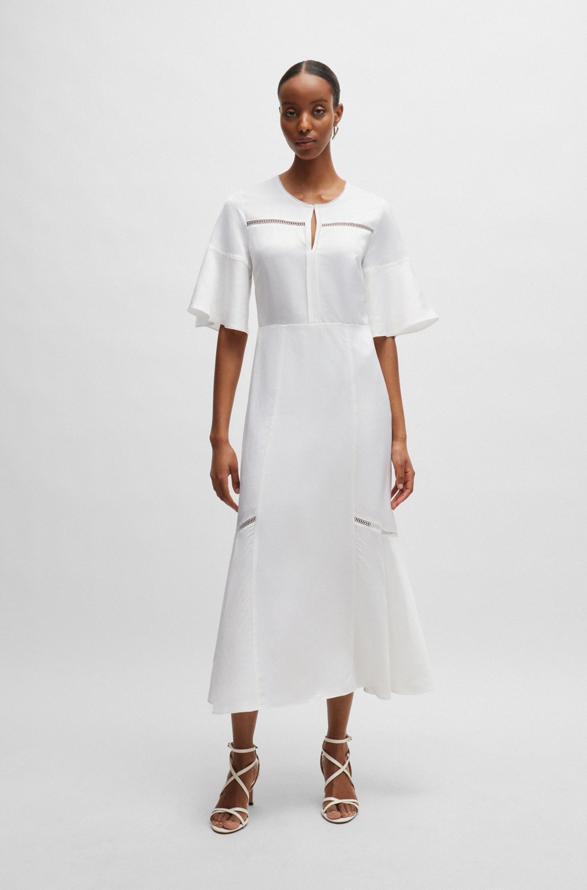 SHORT-SLEEVED DRESS WITH LADDER-LACE TRIMS - 3