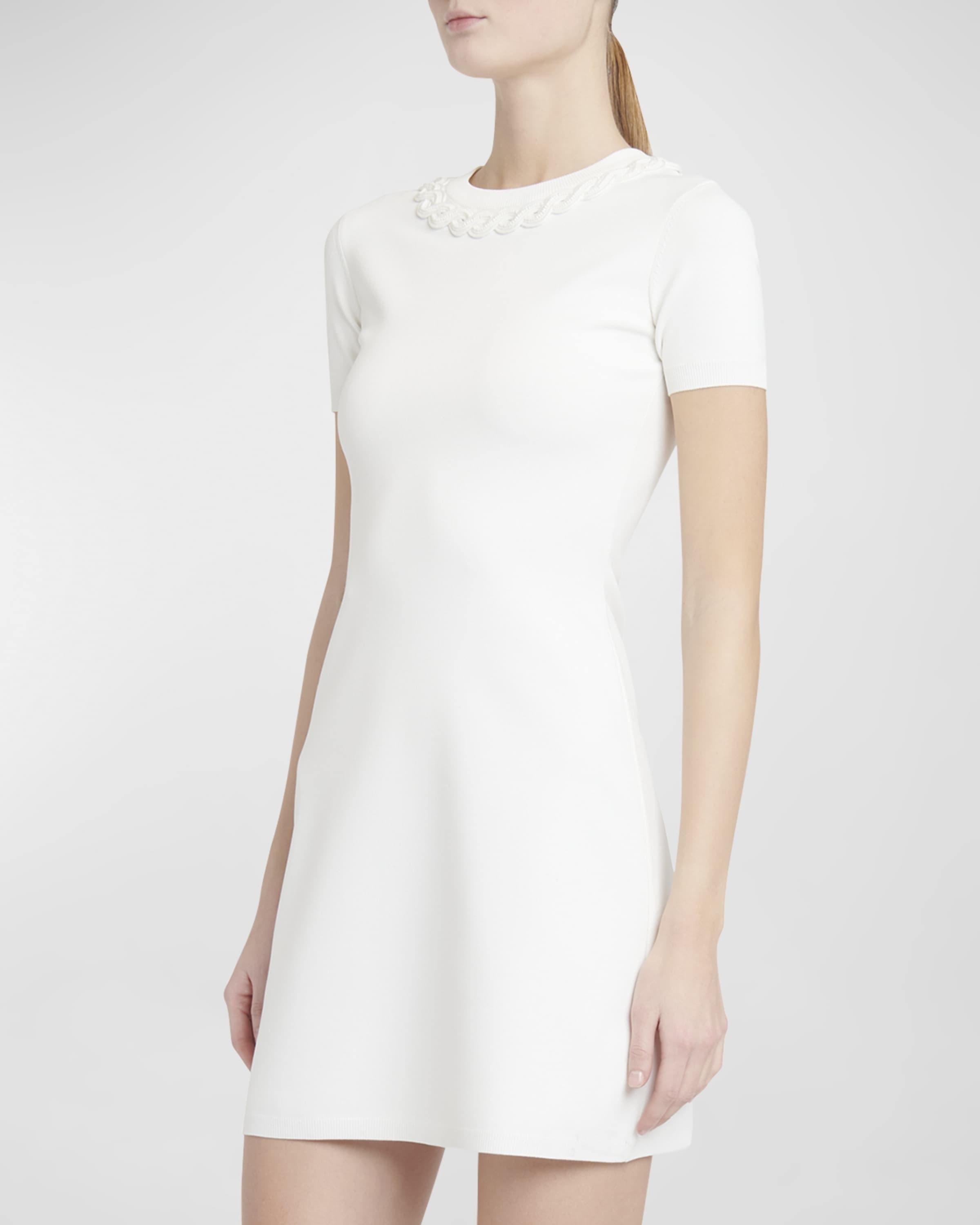 【VALENTINO】STRETCH KNIT SHORT DRESS WITH VLOGO CHAIN Valentino Garavani Embroidered Short-Sleeve Knit Mini Dress