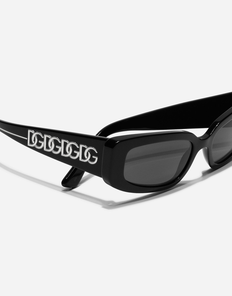 Dolce & Gabbana DG Essentials sunglasses outlook