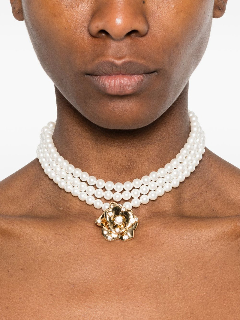 self-portrait rose pearled necklace outlook