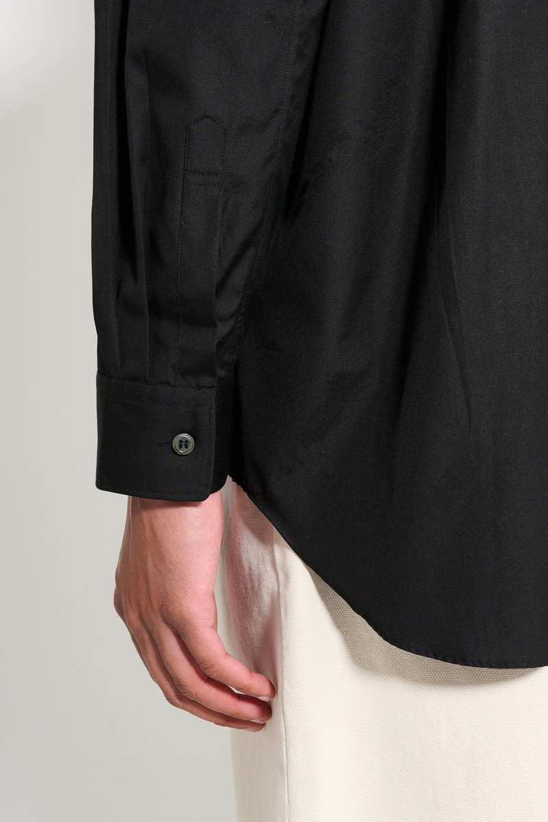 Comme Des Garçons COMME DES GARÇONS PLAY SMALL HEART SHIRT BLACK outlook