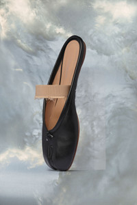 【送料&関税込】Maison Margiela Tabi Ballerina Mule Elastic Maison Margiela Tabi Ballerina Mule Elastic Band - Black – Kith