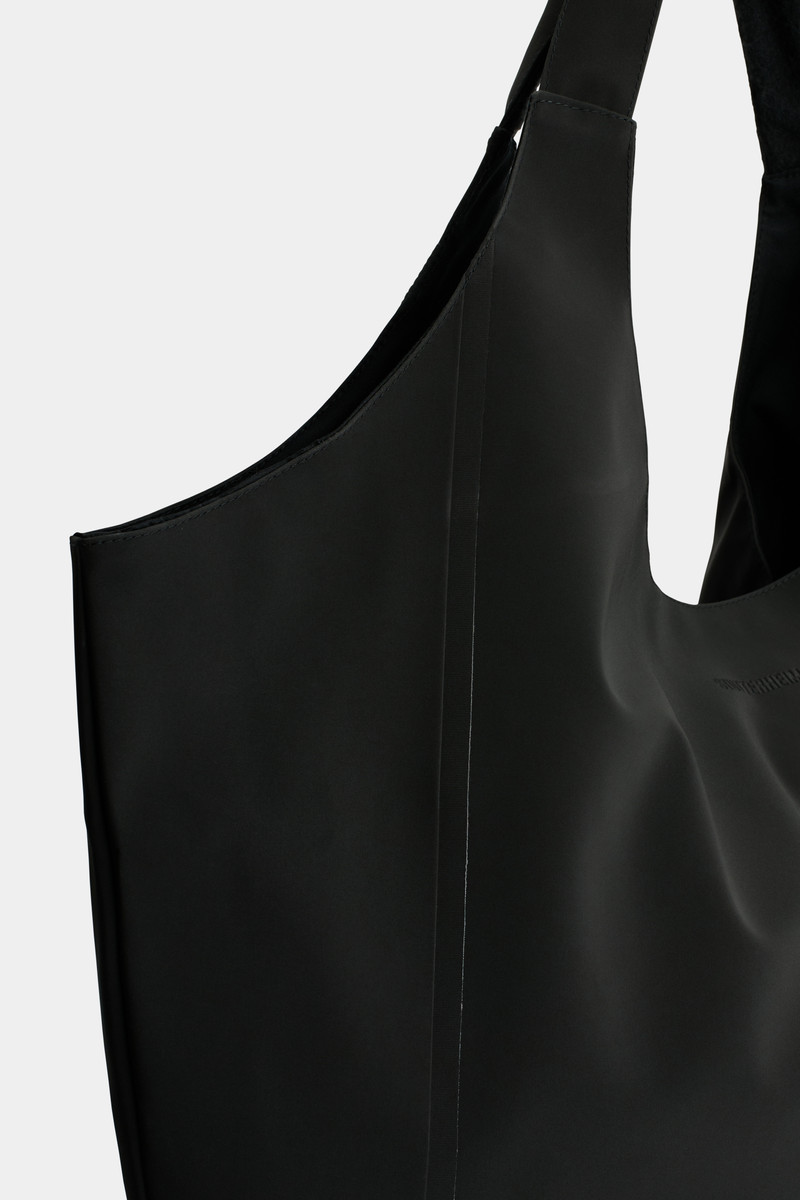 Stutterheim Svea Puffer Bag Matte Black outlook