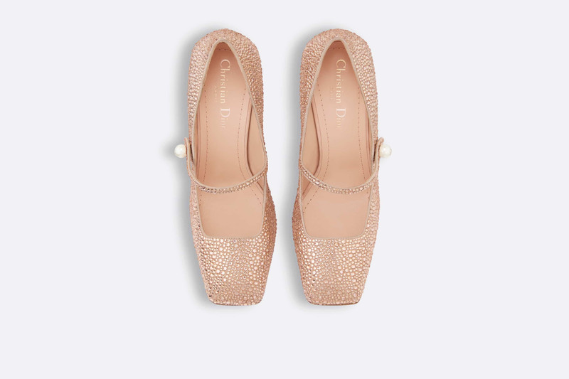 Dior Jolie Dior Pump outlook