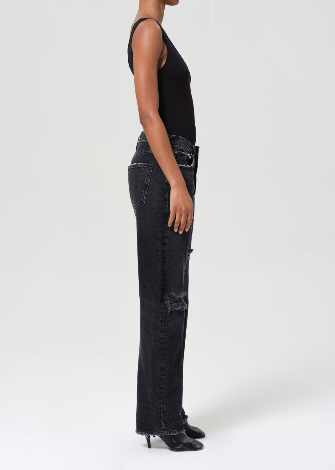 AMRYN JEAN IN BLACK ROW - 4