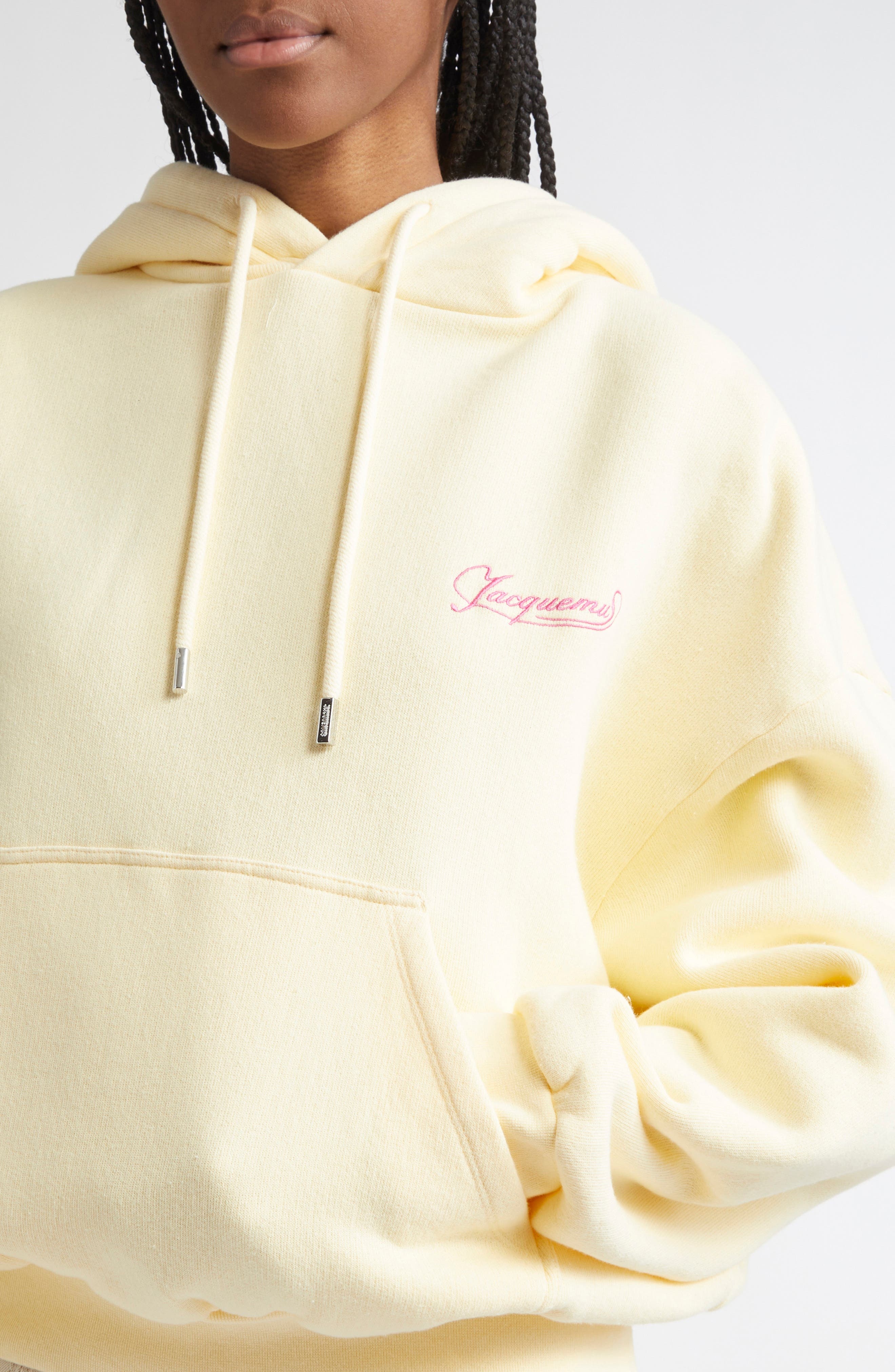 Jacquemus Le Hoodie Corto Embroidered Cotton Fleece Hoodie in Uni Club Beige at Nordstrom - 4