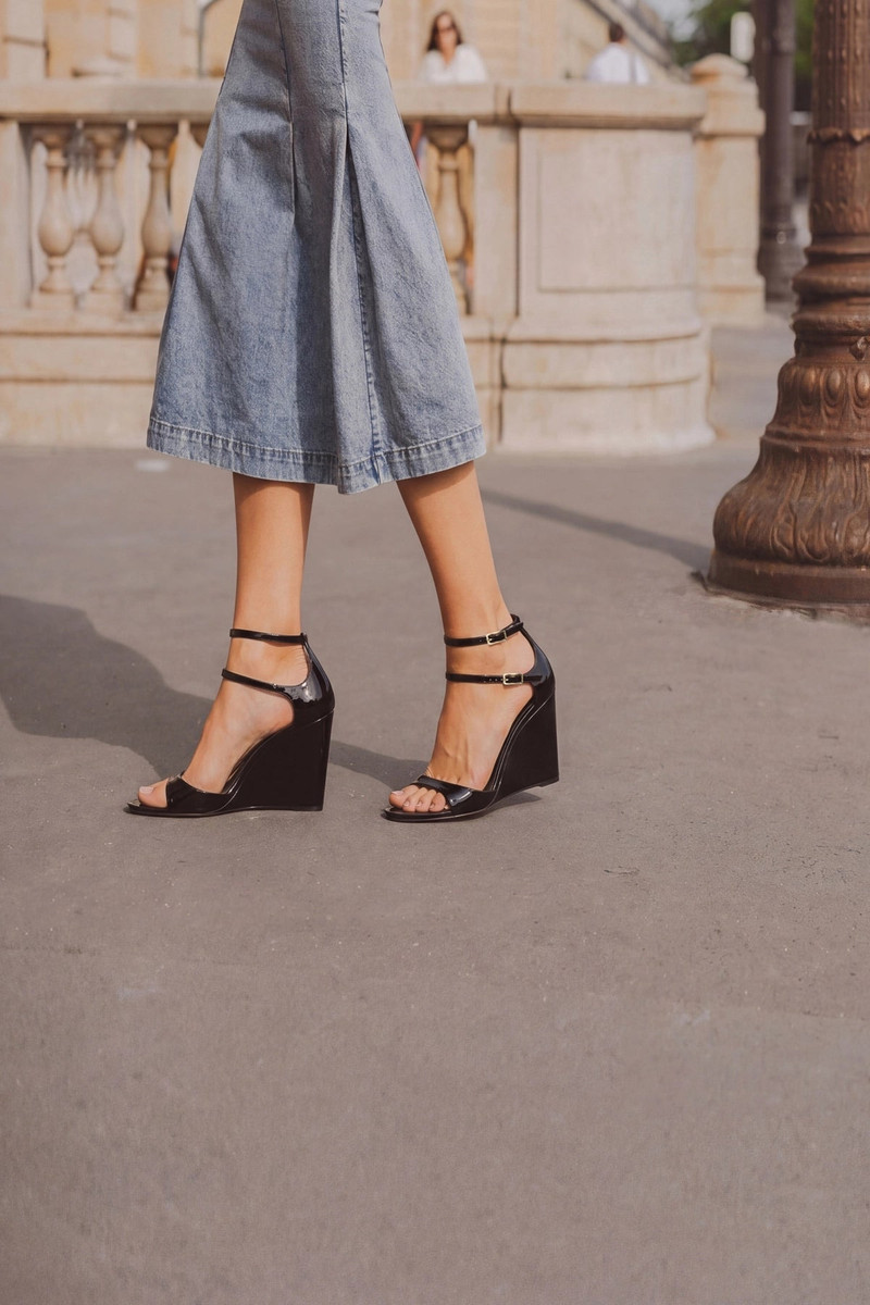 Larroudé Luma Sandal Black Patent Leather outlook