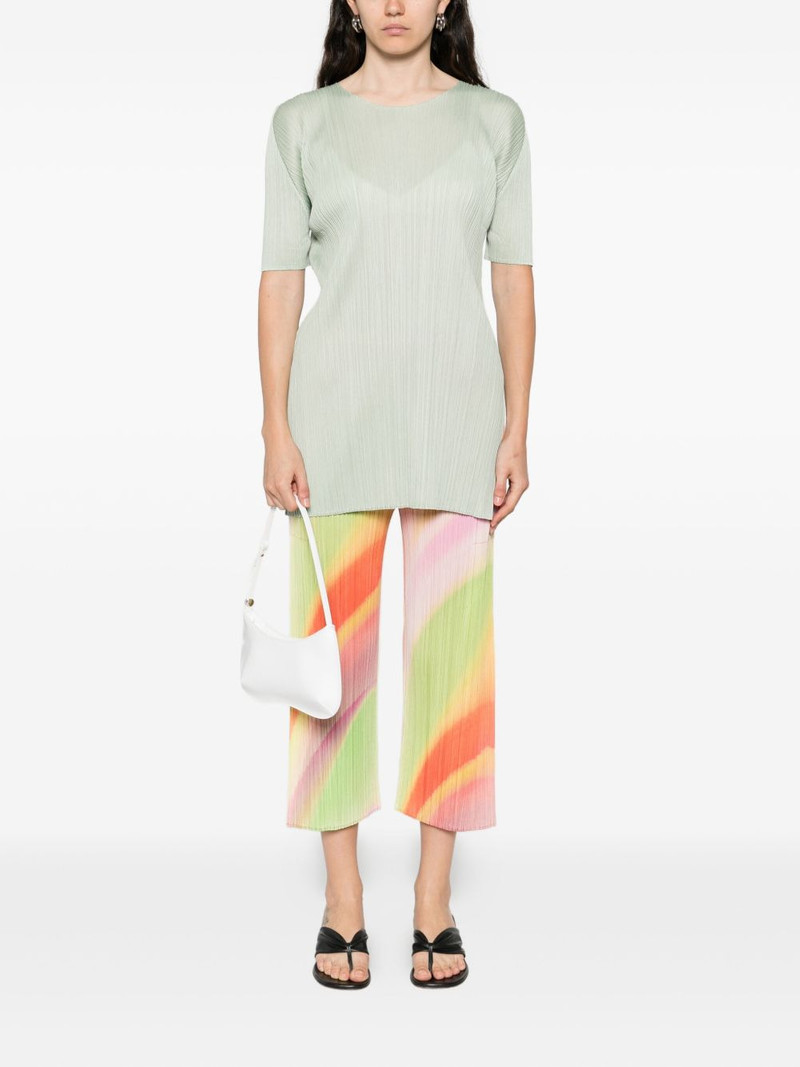 ISSEY MIYAKE pleated top outlook