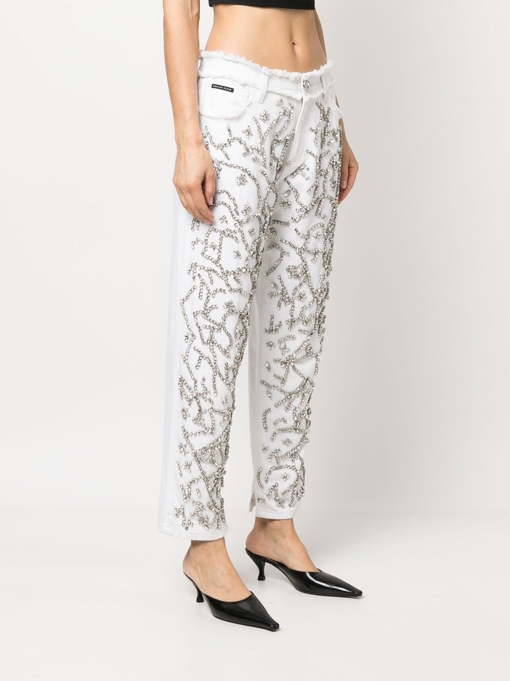 crystal-embellished mom-cut leg jeans - 3