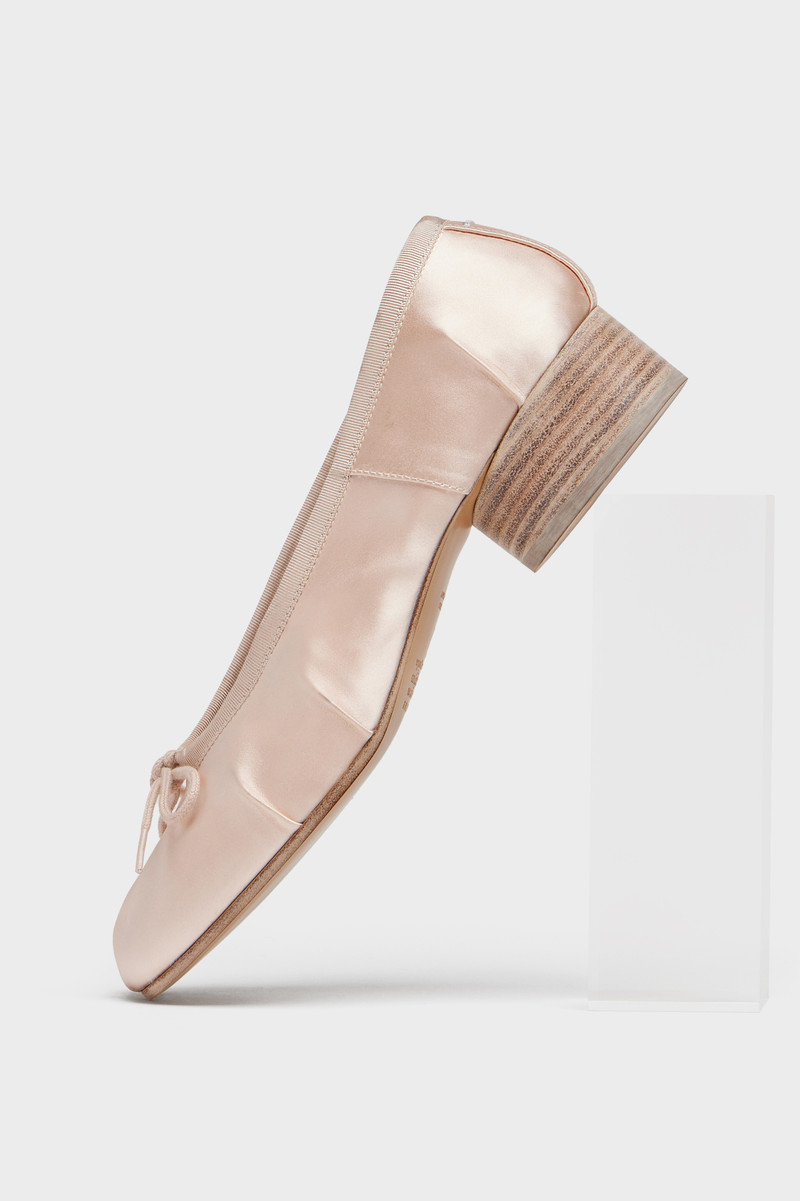 Maison Margiela Tabi Satin Ballerina outlook