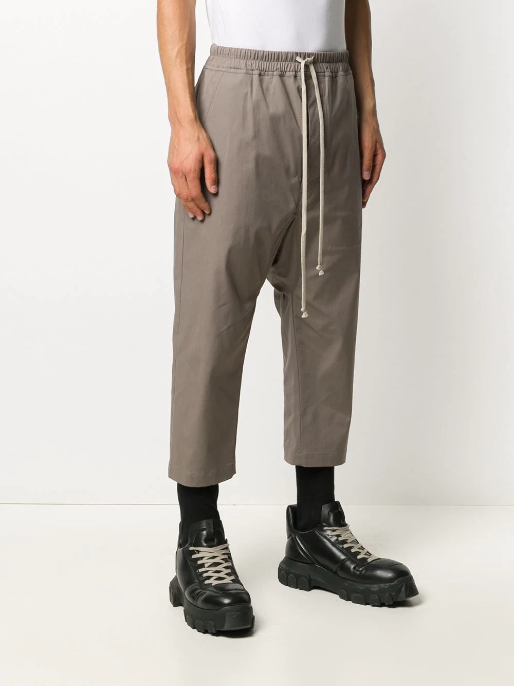 drop-crotch cropped trousers - 3