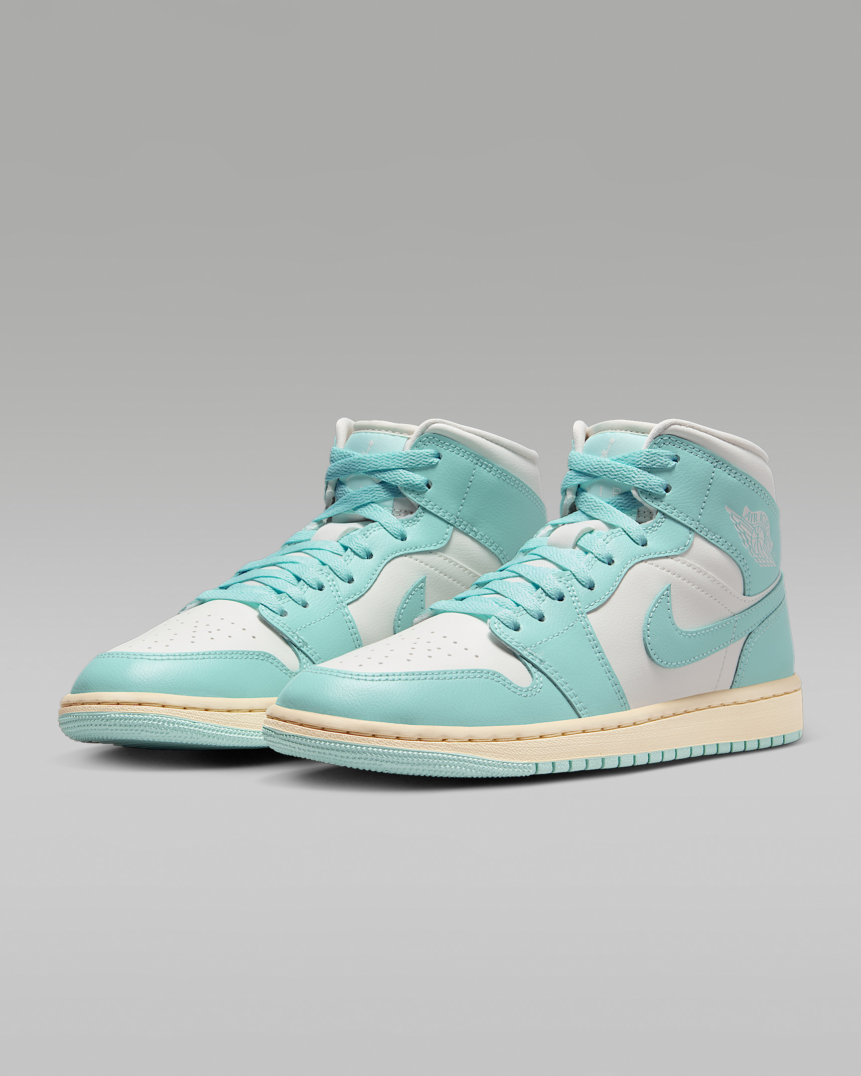 Air Jordan 1 Mid Women's Shoes - 5