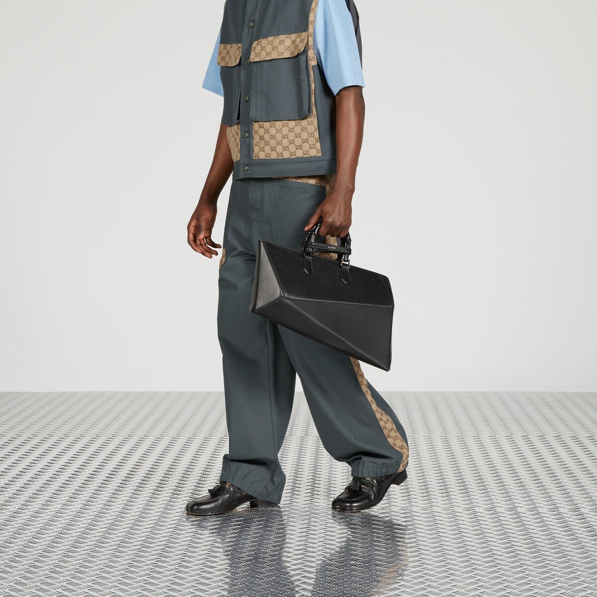 Polygon-shaped duffle bag - 3