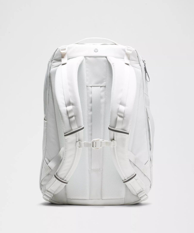Triple-Zip Backpack 28L *Tech Canvas 3