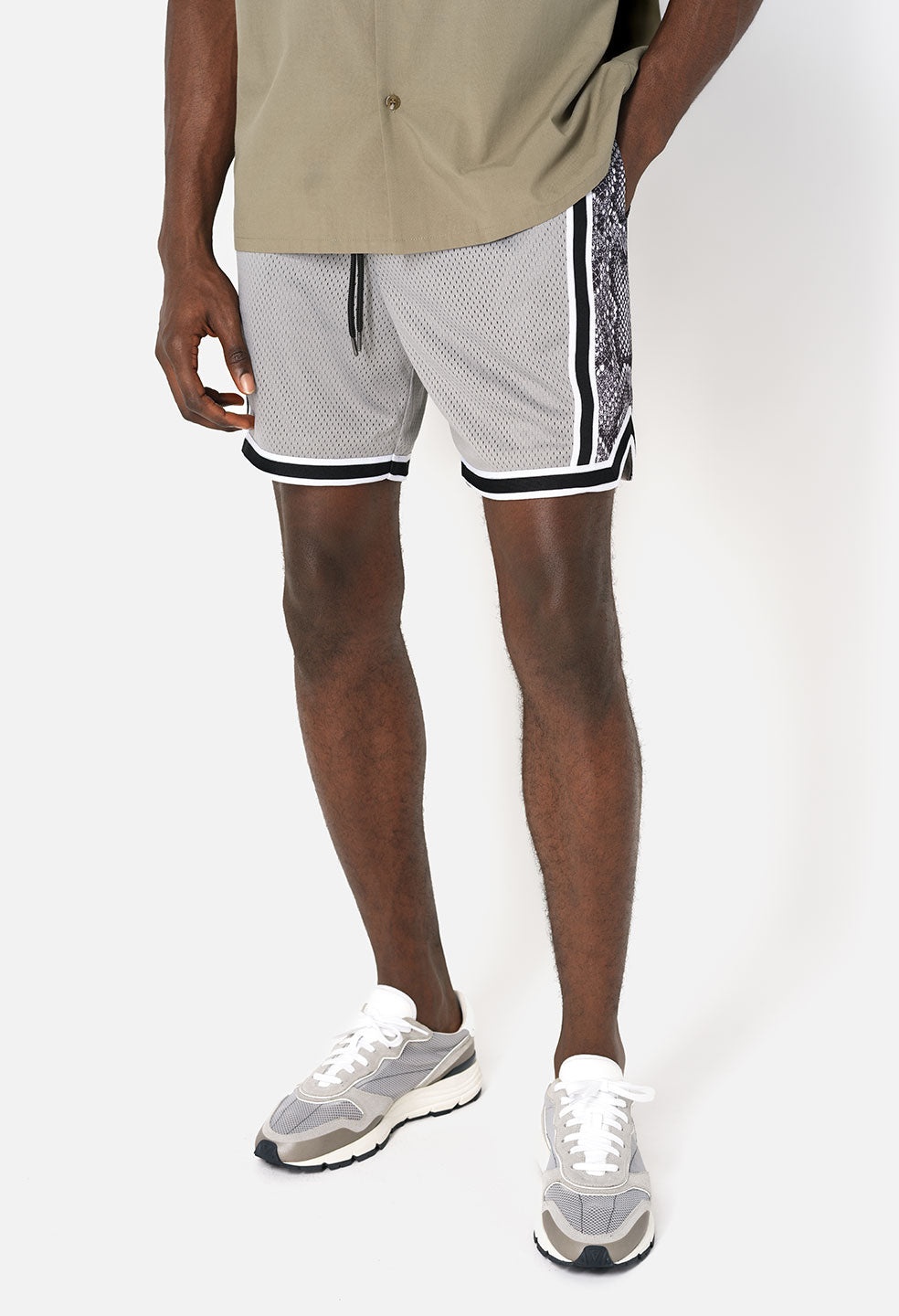 VINTAGE VARSITY SHORTS - 11