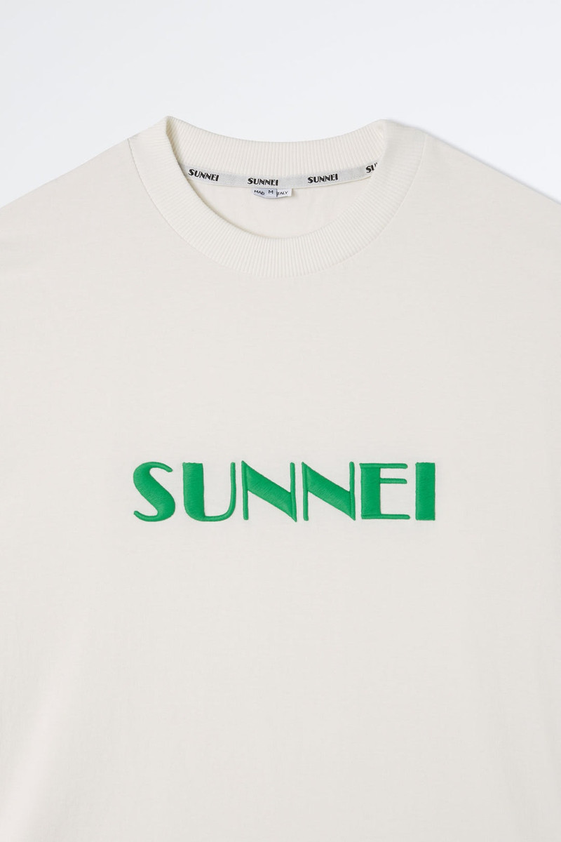 WHITE T-SHIRT WITH GREEN EMBROIDERED LOGO 7