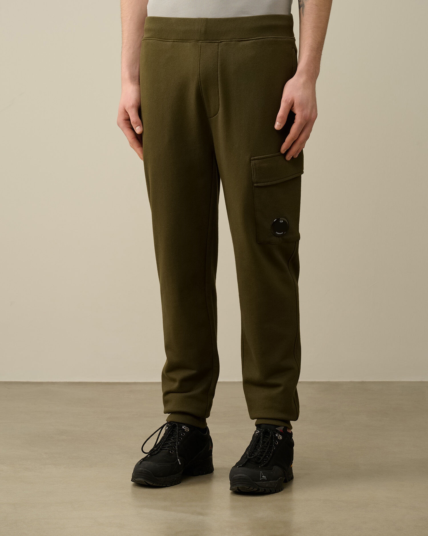 CP COMPANY｜TRAINING PANTS (Cotton Diagonal Fleece Cargo C.P. Company Diagonal Raised Fleece Cargo Sweatpants
