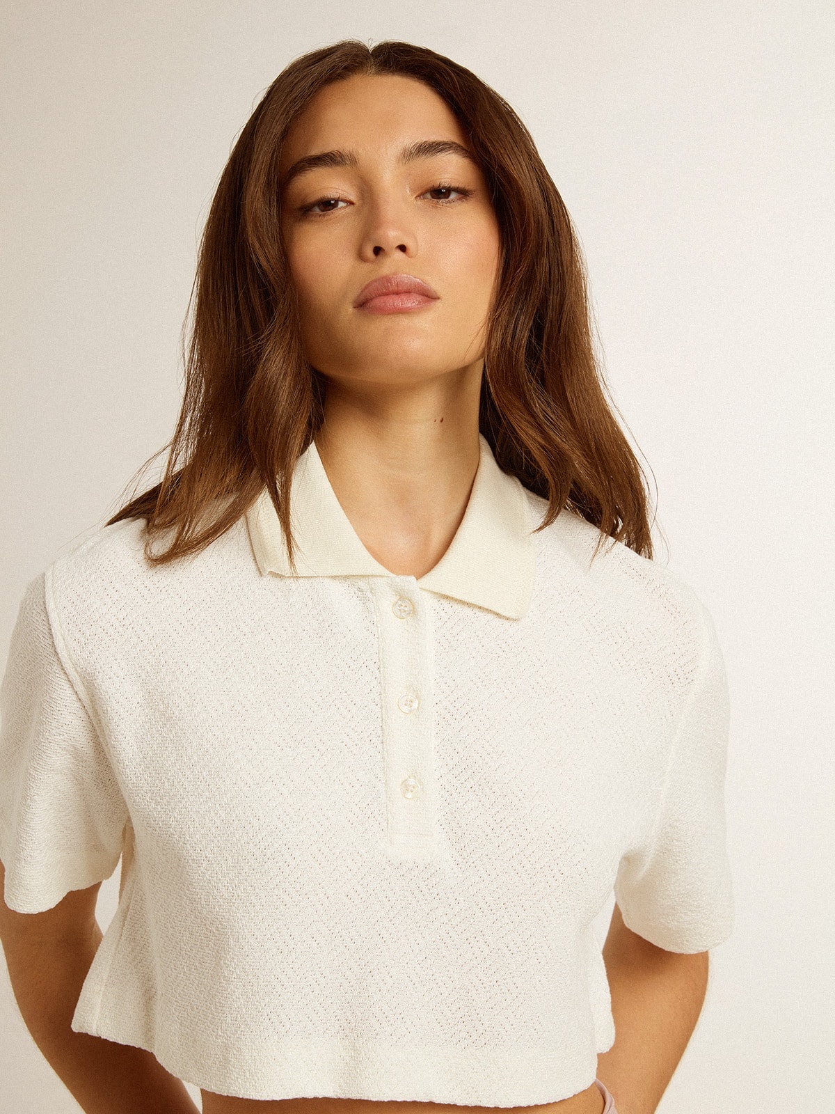 White cotton cropped polo shirt with mother-of-pearl buttons - 5