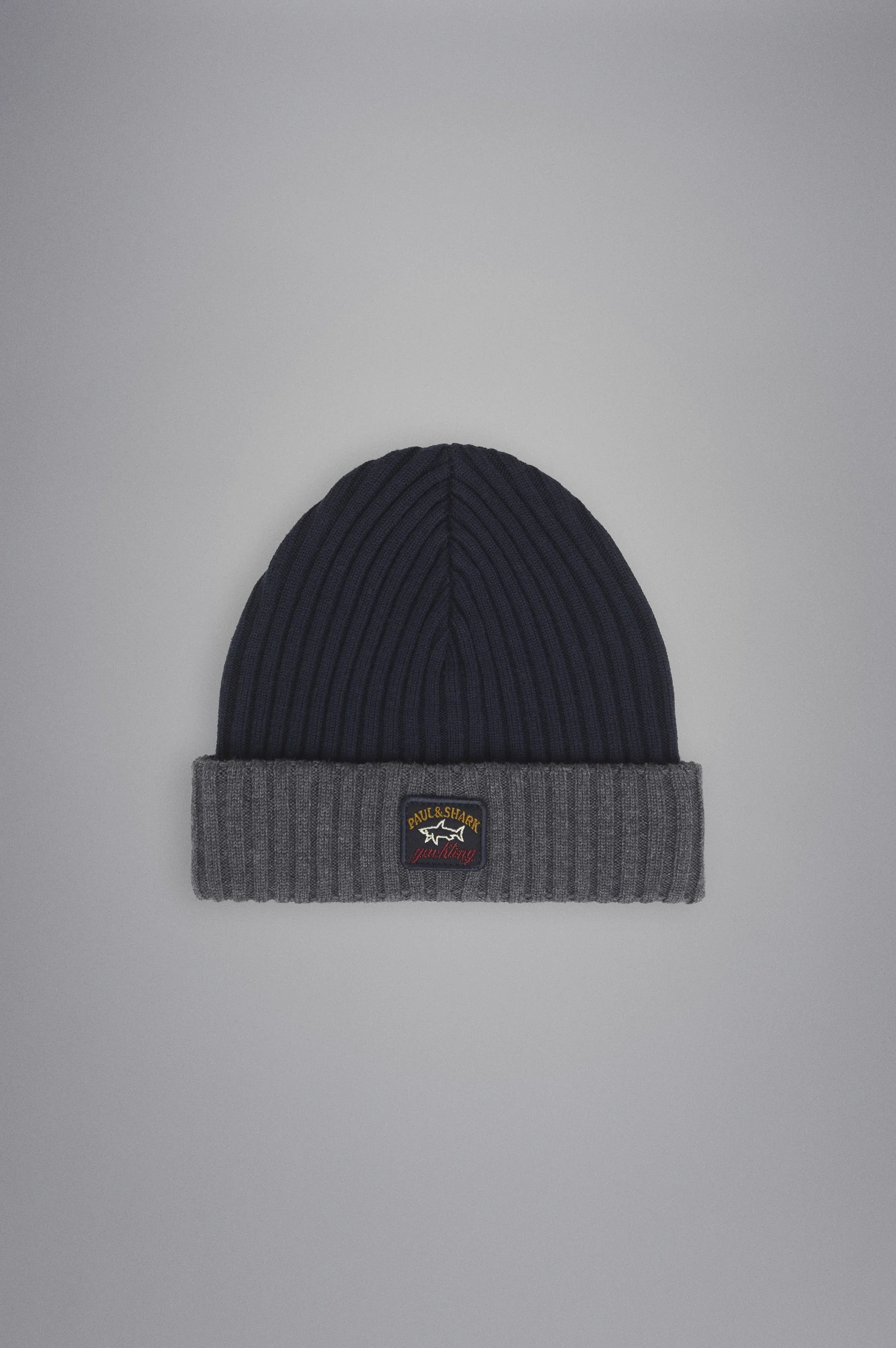 RIBBED WOOL BEANIE WITH ICONIC BADGE - 1