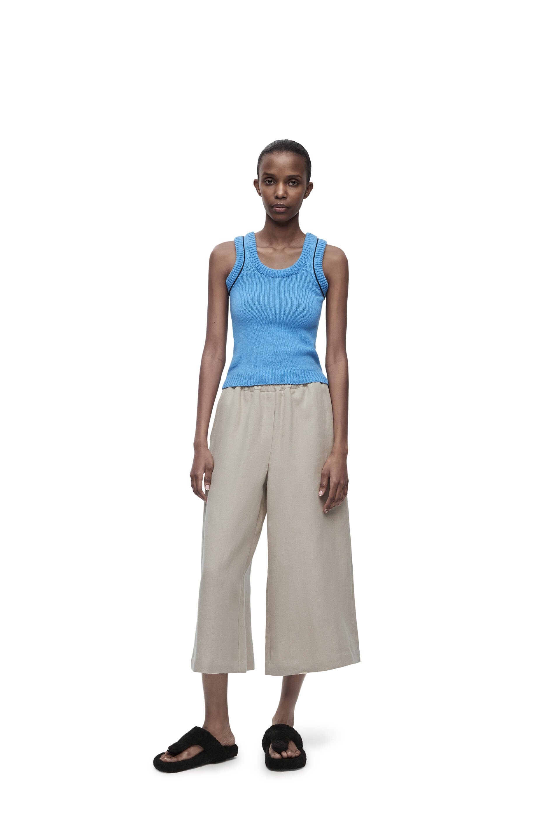 Cropped trousers in linen - 2