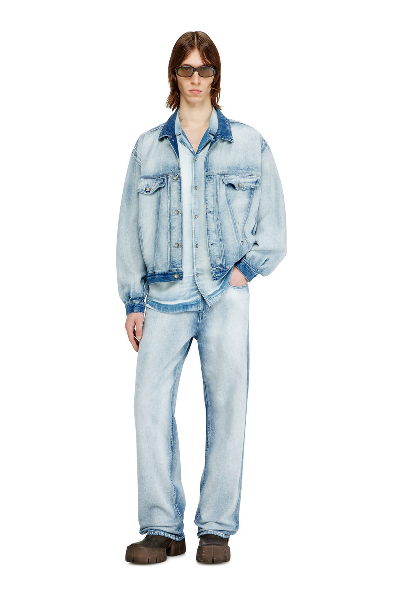 Diesel RELAXED JEANS 2001 D-MACRO 09P29 outlook
