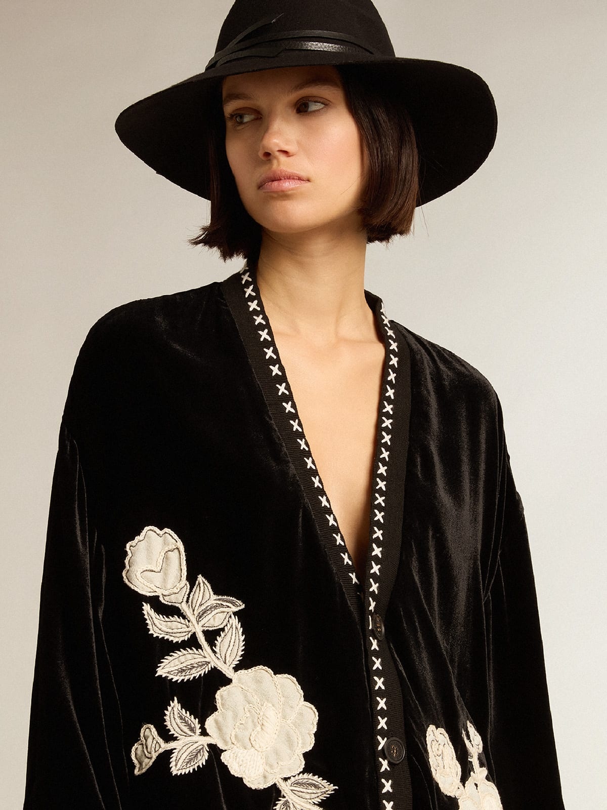 Black velvet jacket with floral embroidery on the front - 2