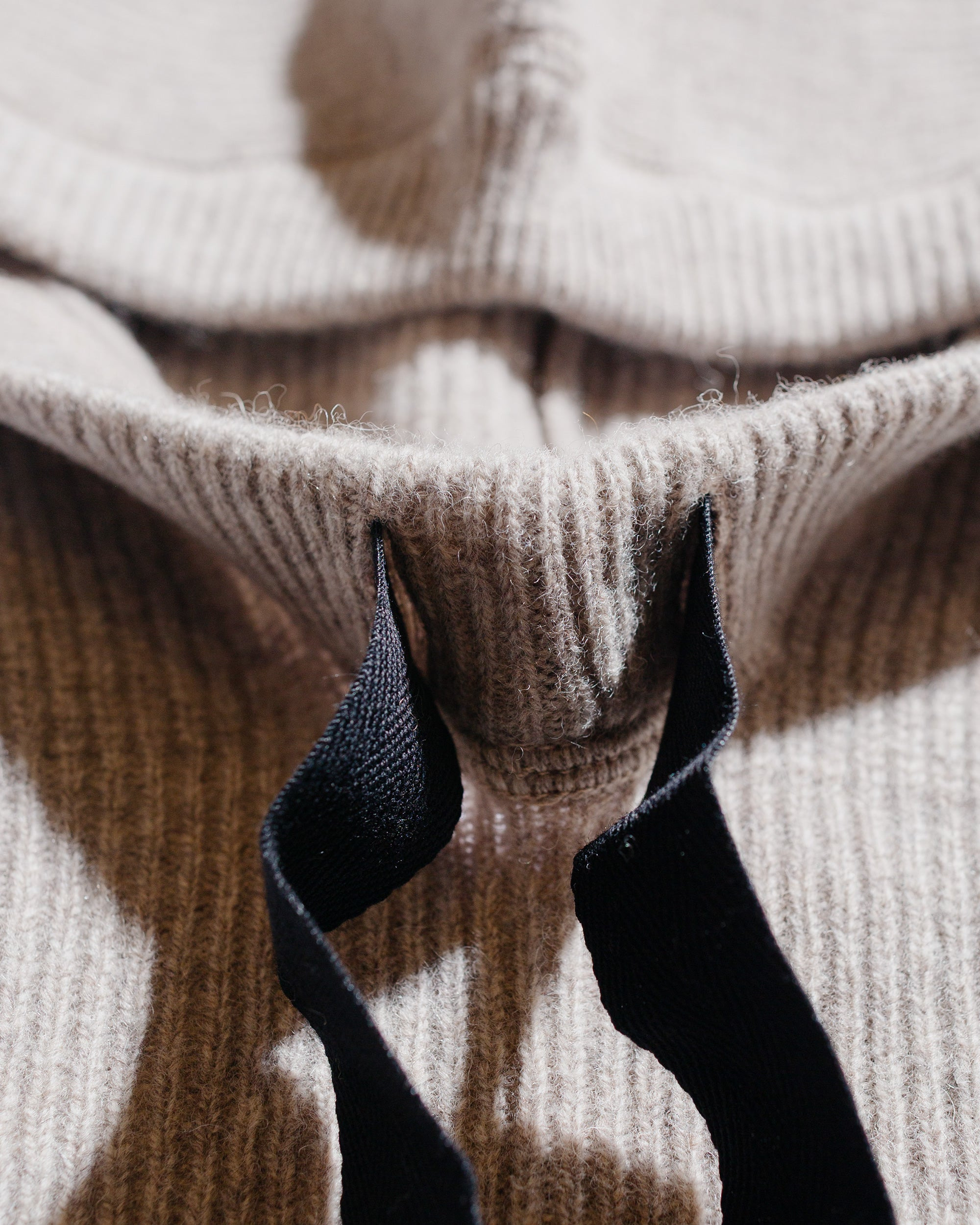 MHL Knitted Hood Lambswool Tawny - 2