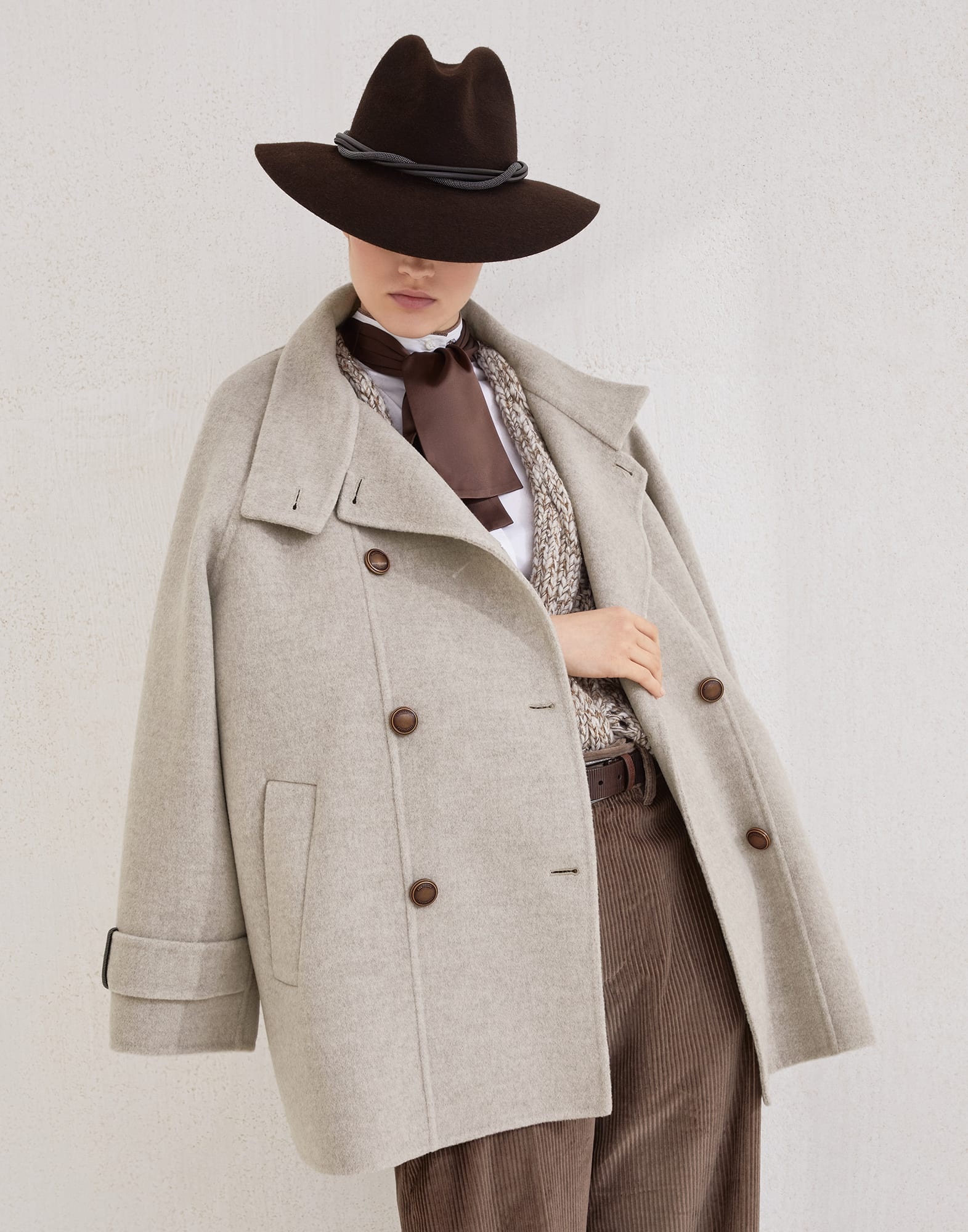 Hand-crafted pea coat in virgin wool and cashmere double cloth with shiny cuff details - 4