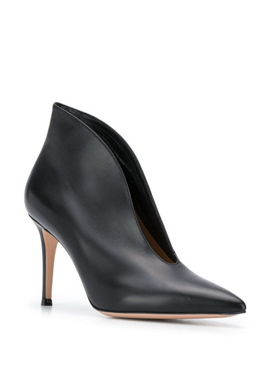 Gianvito Rossi Vania pumps outlook