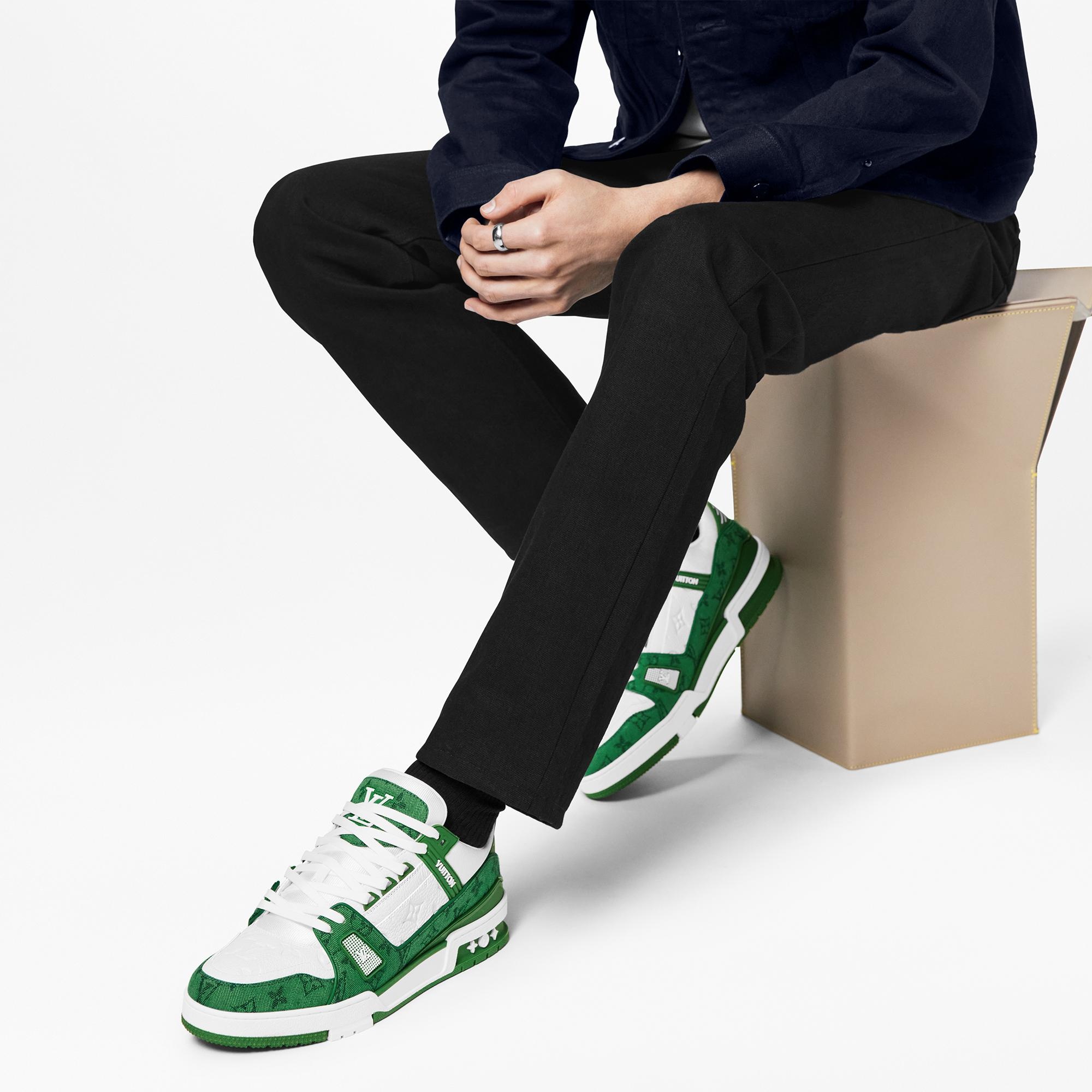 【360度完璧なフォーム】LOUIS VUITTON★LV Trainer スニーカー 360度完璧なフォーム】LOUIS VUITTON☆LV Trainer スニーカー 靴