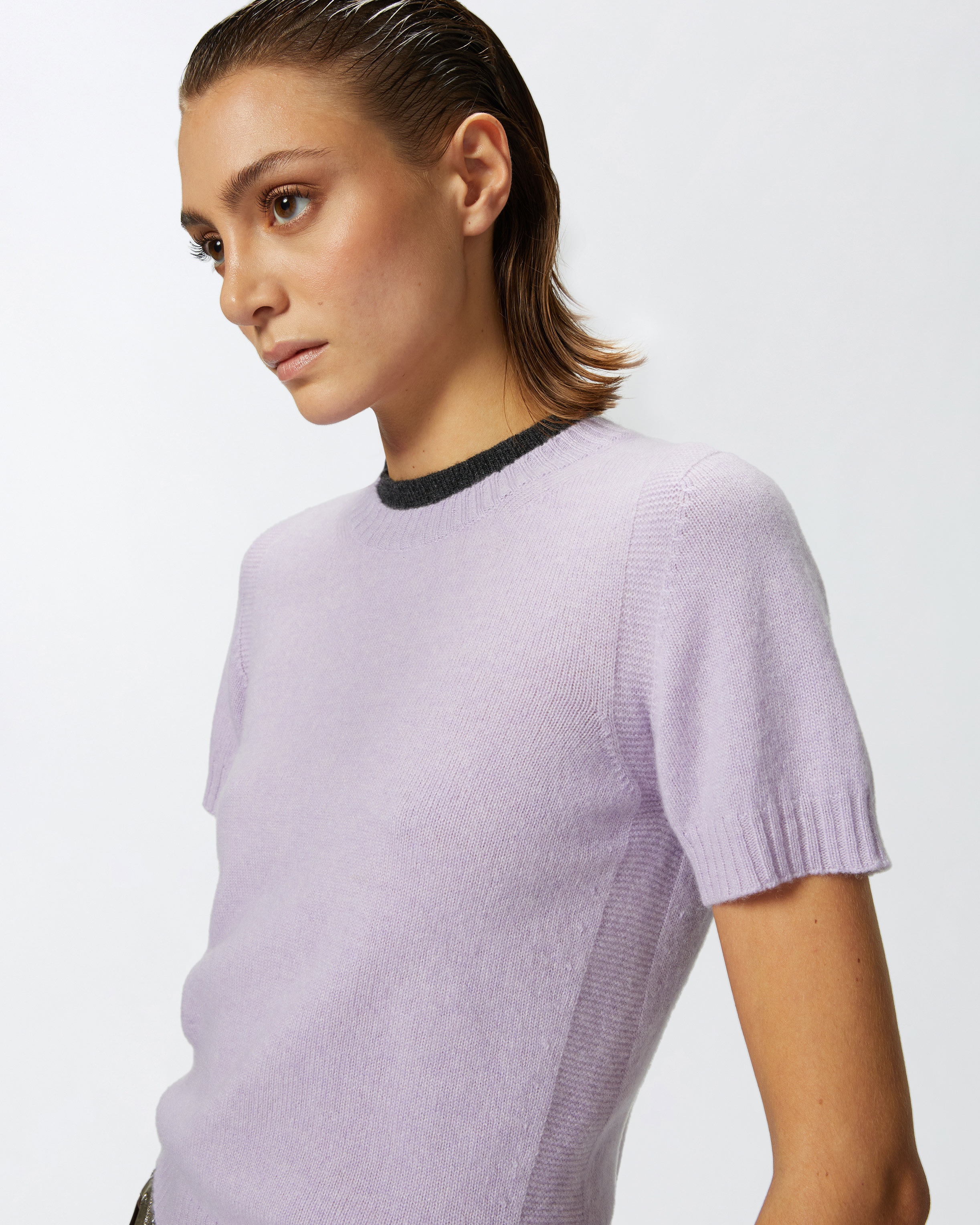 SHORT SWEATER WITH CONTRASTING EDGING - 5