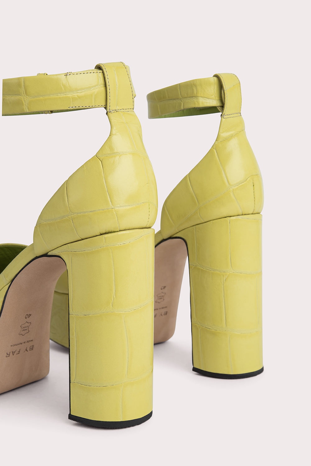 Barb Apple Maxi Croco Embossed Leather - 5