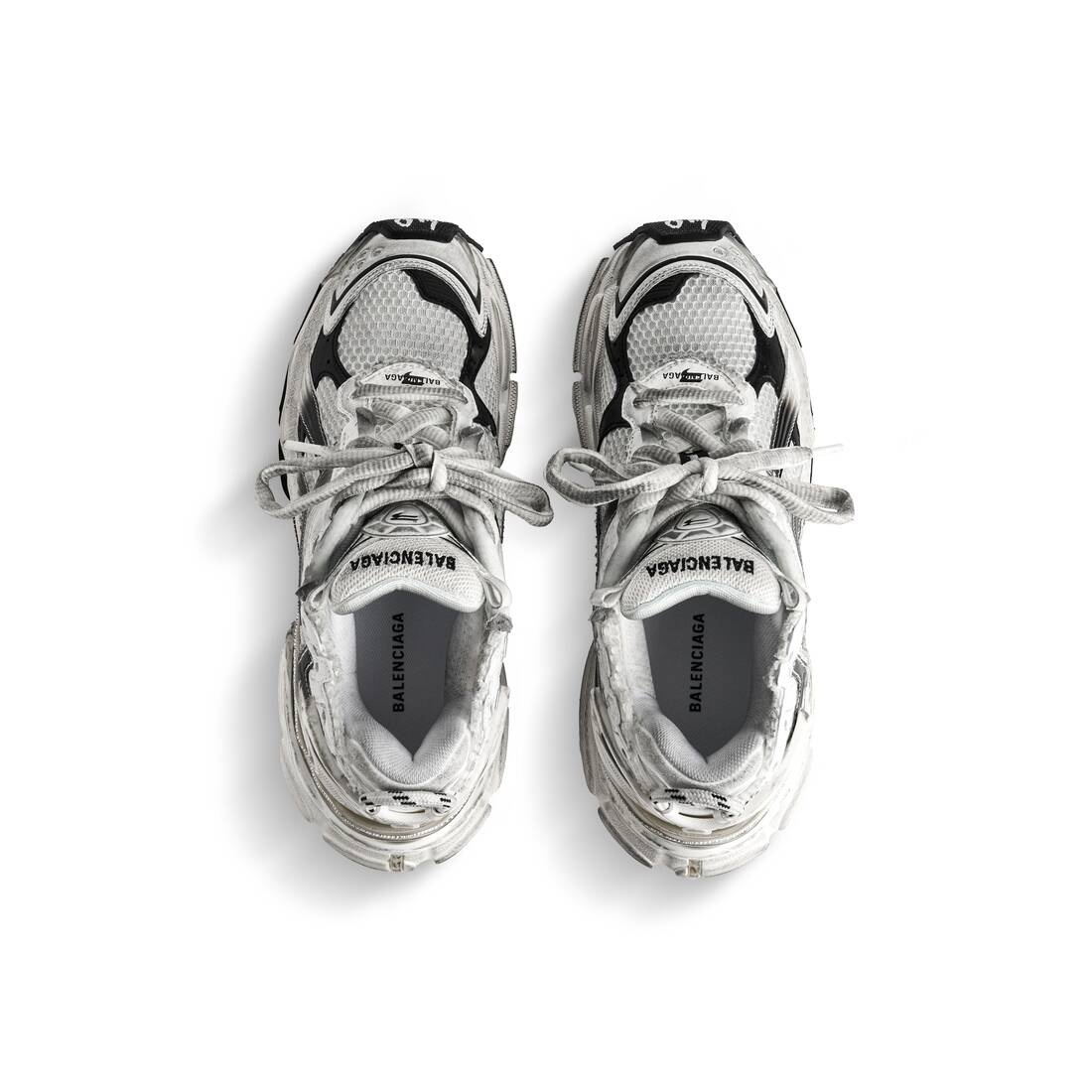 Men's Runner Gradient Sneaker  in White/black - 6