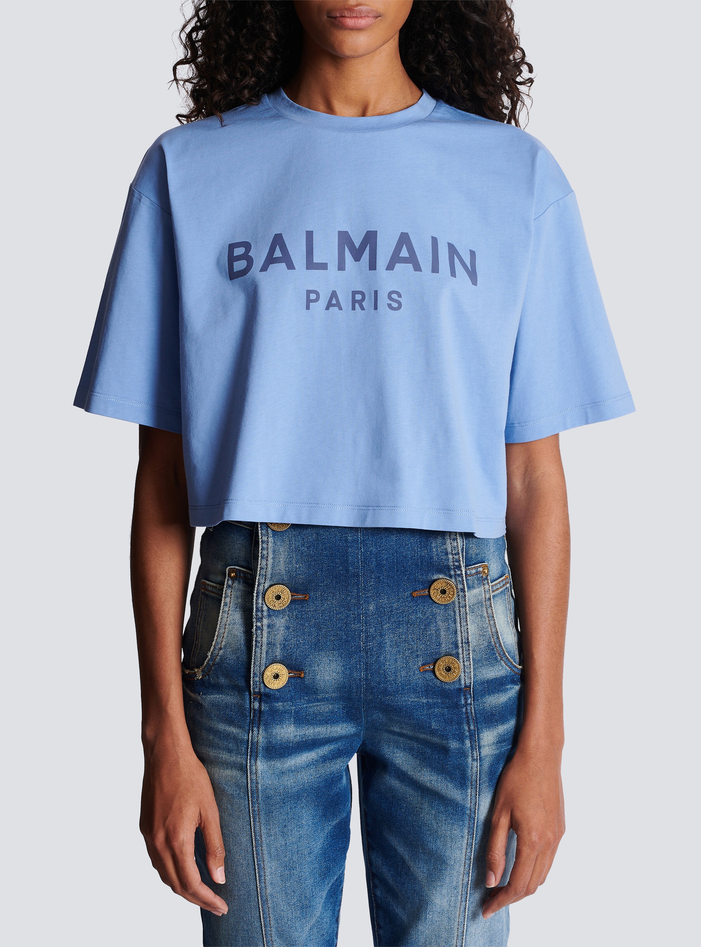 Cropped printed Balmain logo T-shirt - 5