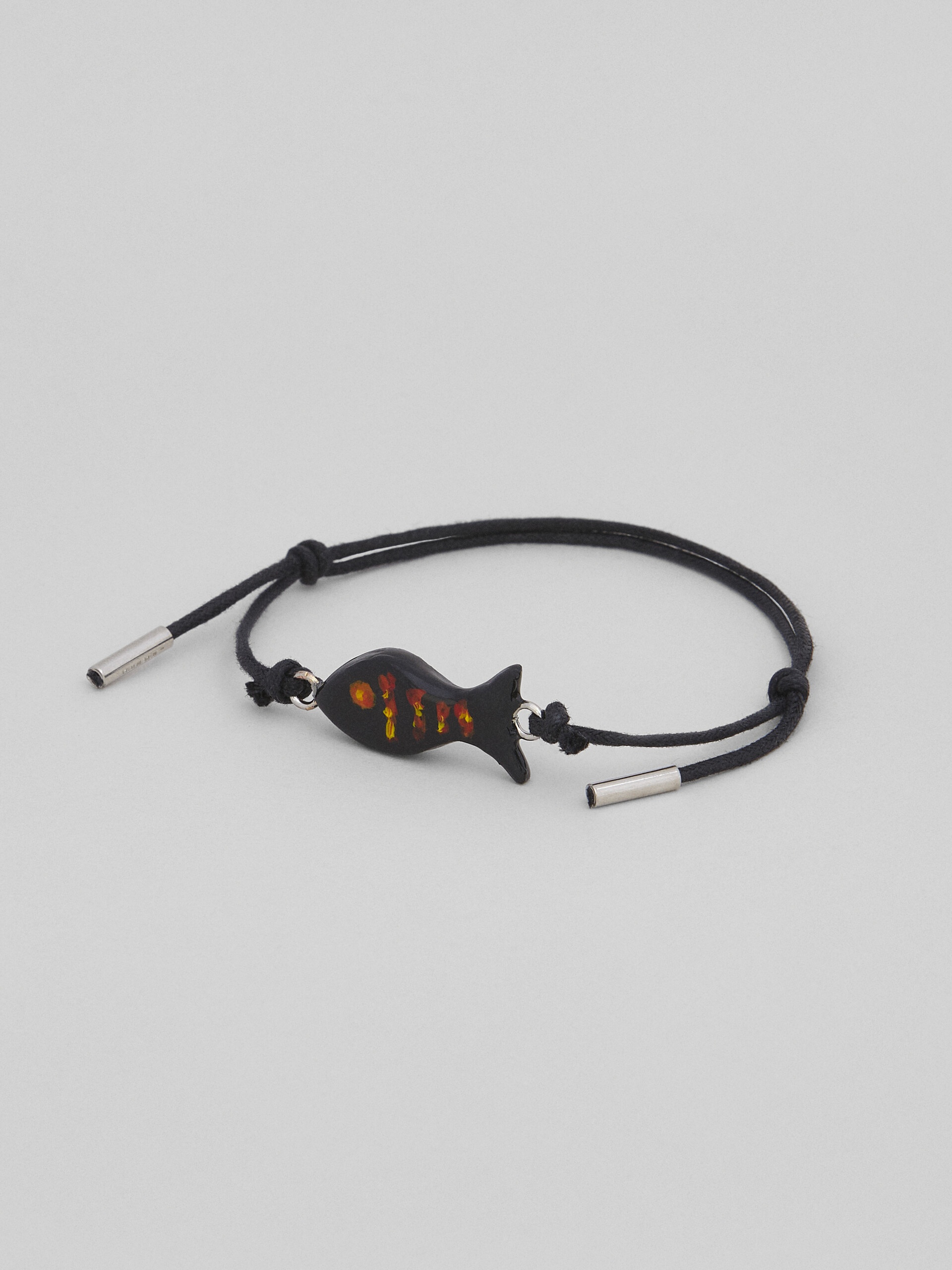 LEATHER BRACELET WITH ENAMELLED METAL FISH - 3