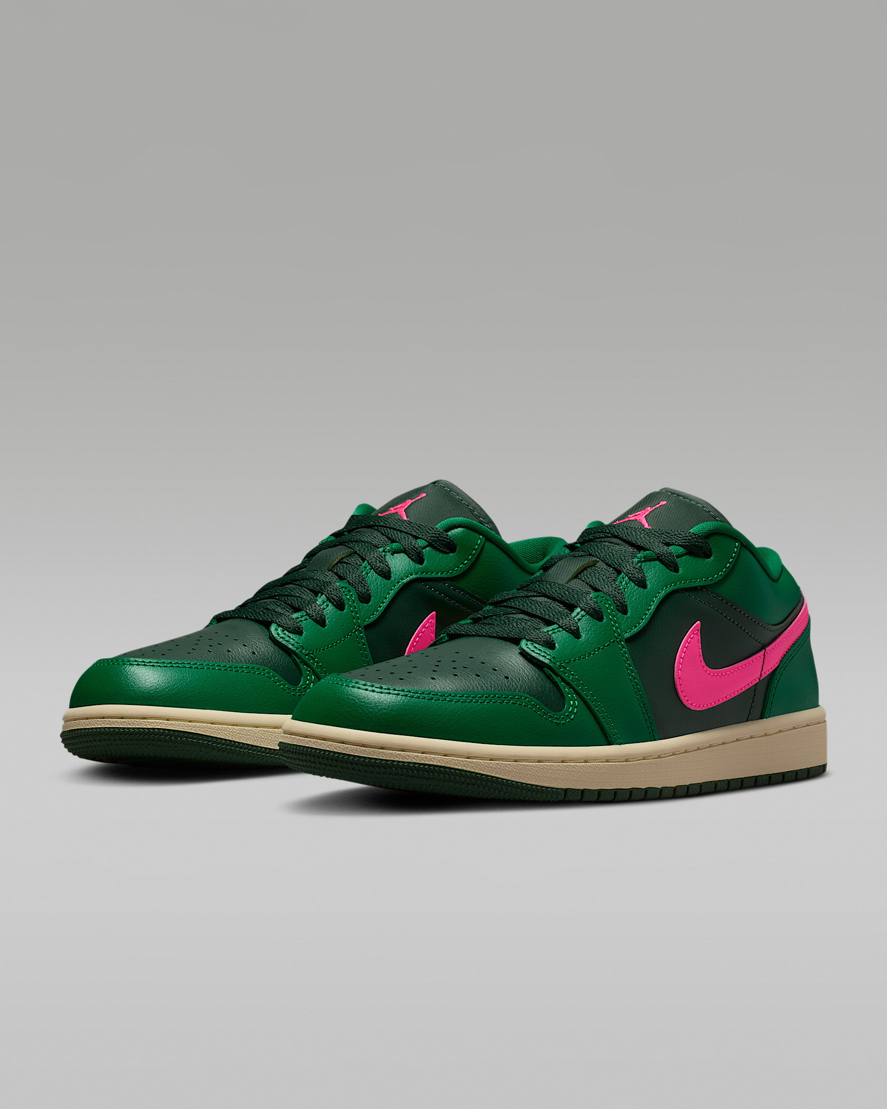 Air Jordan 1 Low Women's Shoes - 5