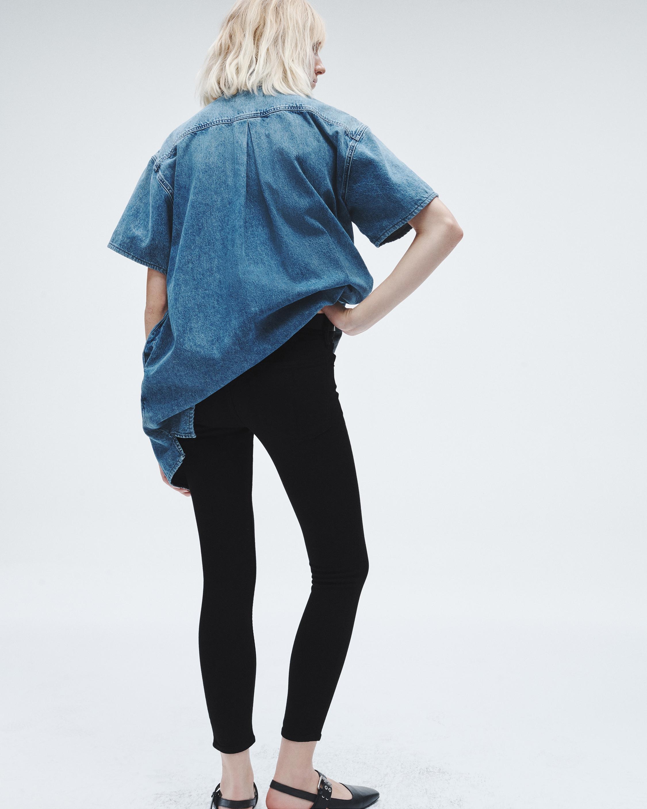 Cate Ankle Skinny - Black
Mid-Rise Stretch Jean - 4